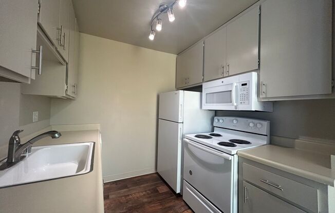 Near Everything, All Amenities!  1616 Q Street, Camellia Court Apartments