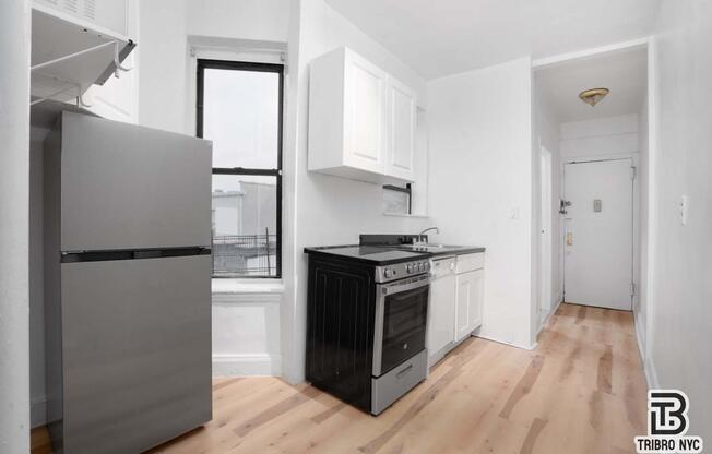 2 beds, 1 bath, $2,500, Unit 5C