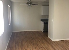 2 beds, 2 baths, 800 sqft, $1,925, Unit 14