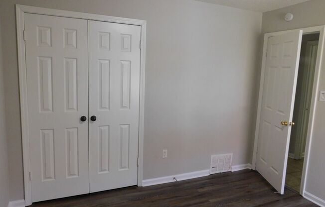 2 beds, 1 bath, $1,195