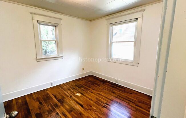 2 beds, 1 bath, $2,500