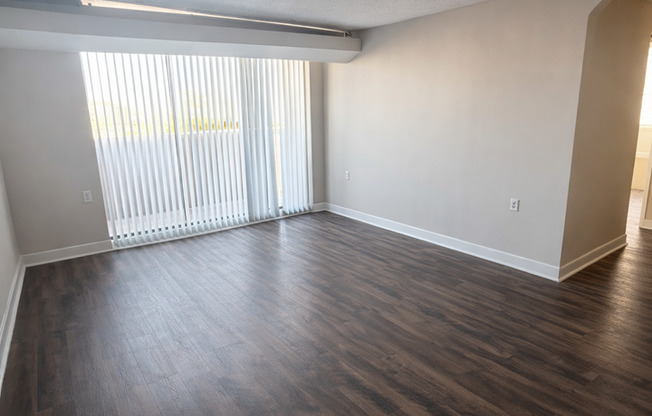 2 beds, 1 bath, 760 sqft, $1,575, Unit 1-1510