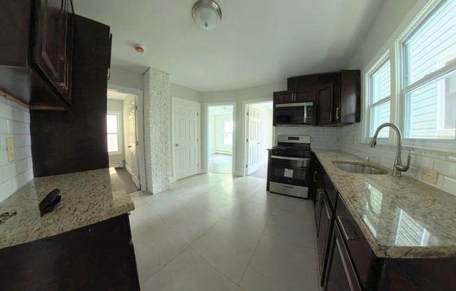 144 INSLEE PL