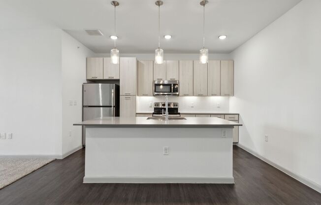 3 beds, 2 baths, 1,212 sqft, $2,343, Unit 5203