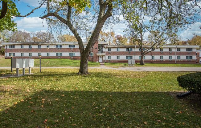 2 beds, 1 bath, 850 sqft, $795, Unit 3535 N Main Street Apt C-7