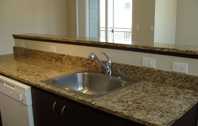 1 bed, 1 bath, 676 sqft, $1,540, Unit 1-215