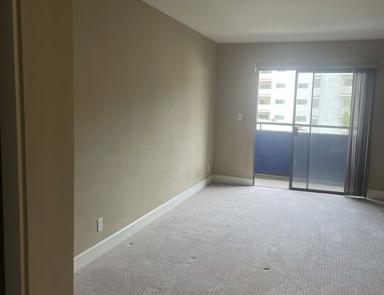 Studio, 1 bath, 377 sqft, $2,550, Unit 544
