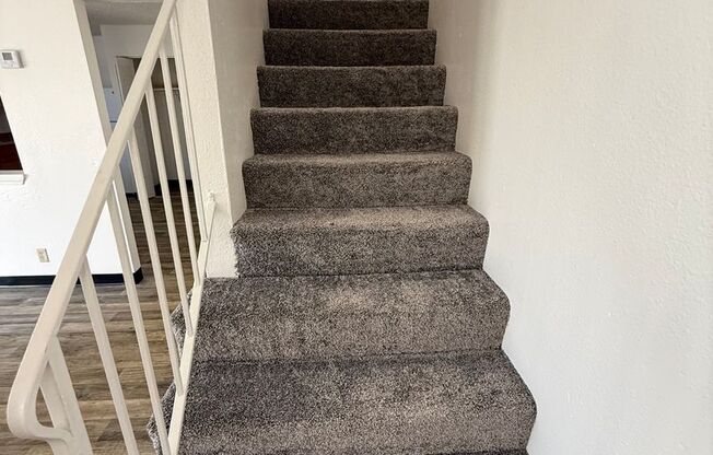 3 beds, 1.5 baths, 1,140 sqft, $1,199, Unit 405-102