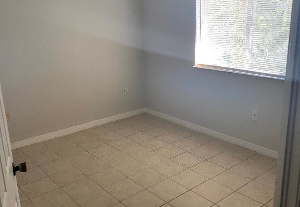 1300 SE 31 CT