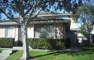 2 beds, 1 bath, $2,600