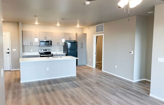 2 beds, 2 baths, 1,092 sqft, $1,750, Unit Bldg 5 Apt 5300