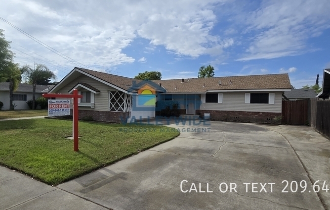 1704 CRESTVIEW DR