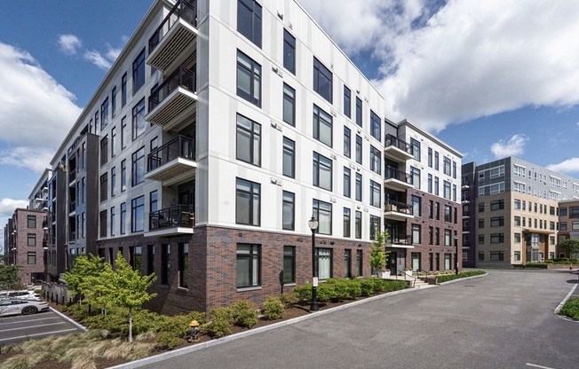 2 beds, 2 baths, 946 sqft, $4,500, Unit 524