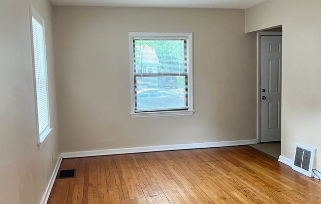 3 beds, 1 bath, $1,250