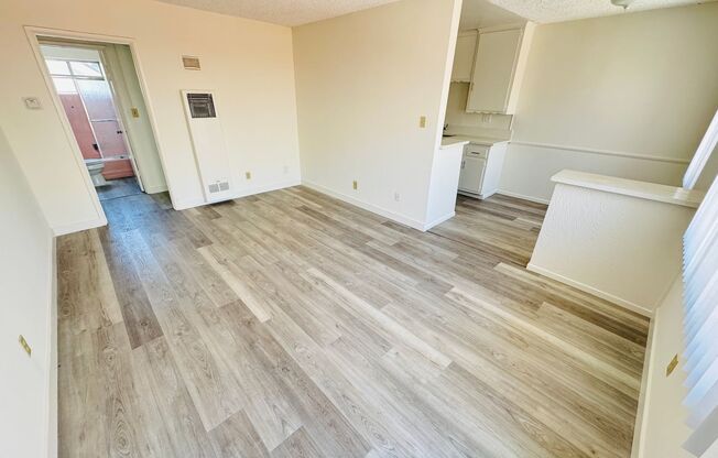 485 - 1049 N MARIPOSA AVE