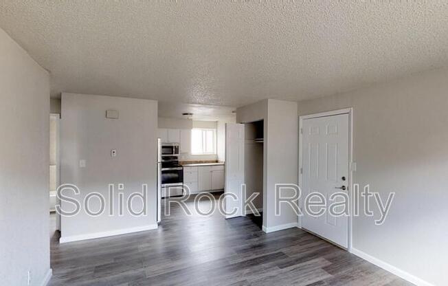 2925 3 STRAUS LN