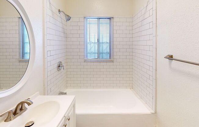 15Th - 2731 W. 15th Apts.