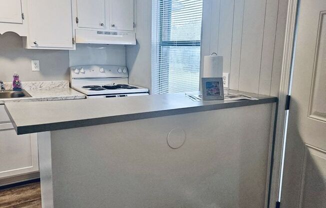 1 bed, 1 bath, 576 sqft, $715, Unit 3625-J