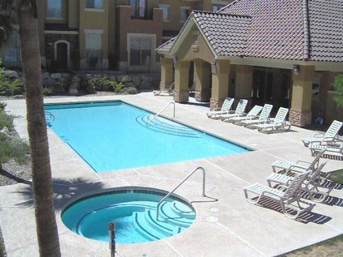 2 beds, 2.5 baths, $1,800