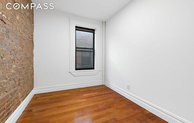 214 E 82 ST