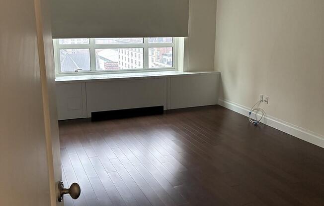 1 bed, 1 bath, 919 sqft, $7,500, Unit A1705