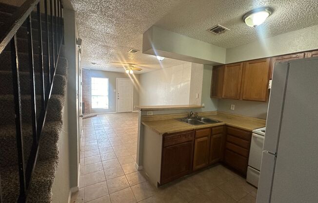 2 beds, 1.5 baths, $1,150