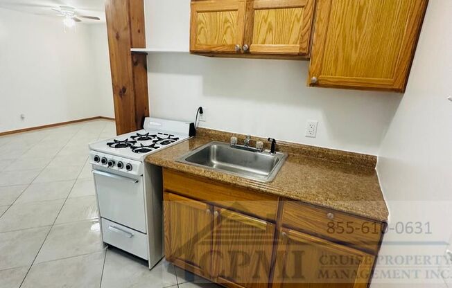 Studio, 1 bath, 600 sqft, $1,425, Unit 1