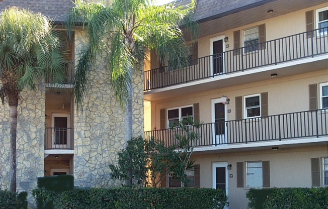 5467 RATTLESNAKE HAMMOCK RD