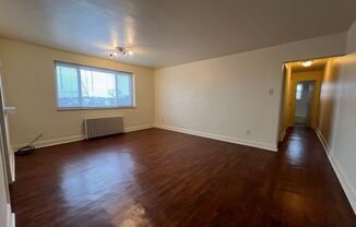 2 beds, 1 bath, 730 sqft, $995, Unit 640 Southcrest Drive #9