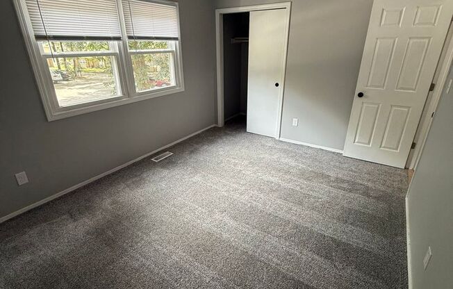 2 beds, 1.5 baths, 928 sqft, $1,085, Unit Unit 402