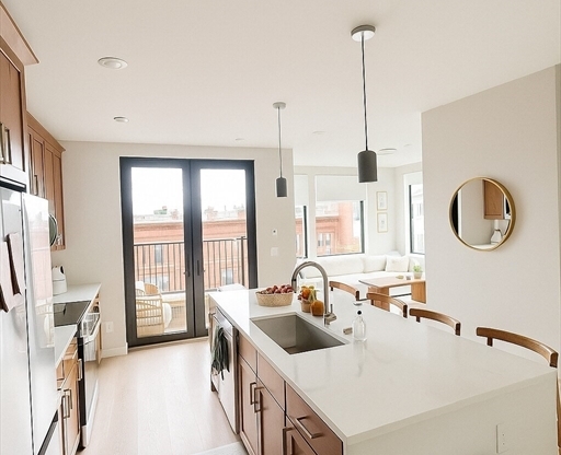 2 beds, 2 baths, 921 sqft, $4,500, Unit 505