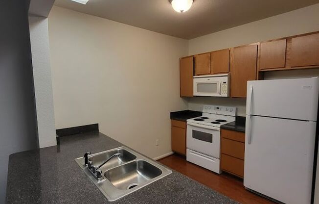 2 beds, 2 baths, $950