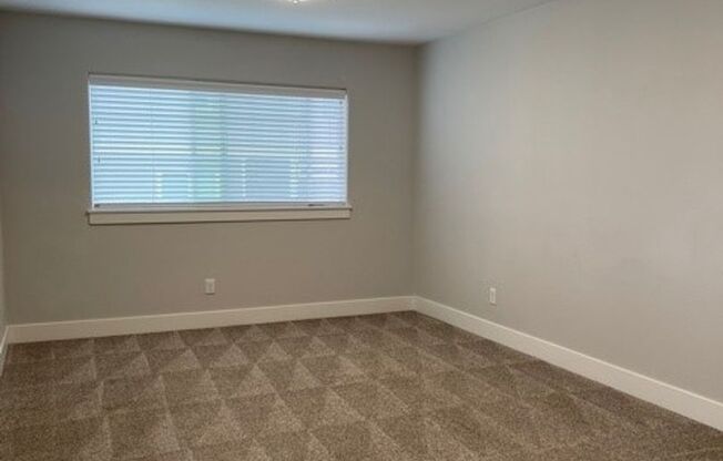 3 beds, 2.5 baths, 1,350 sqft, $2,195, Unit 5703