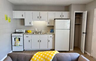 1 bed, 1 bath, $900
