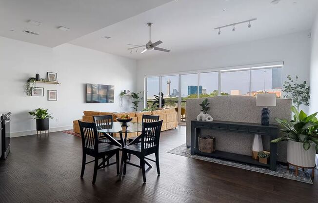 1 bed, 1 bath, $1,749, Unit 512