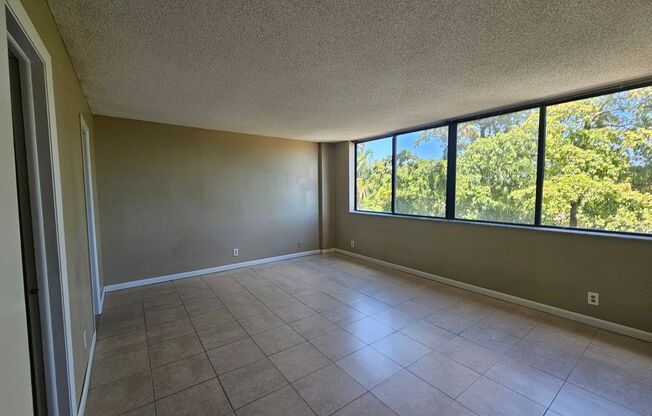 1 bed, 1.5 baths, $1,650, Unit 4314