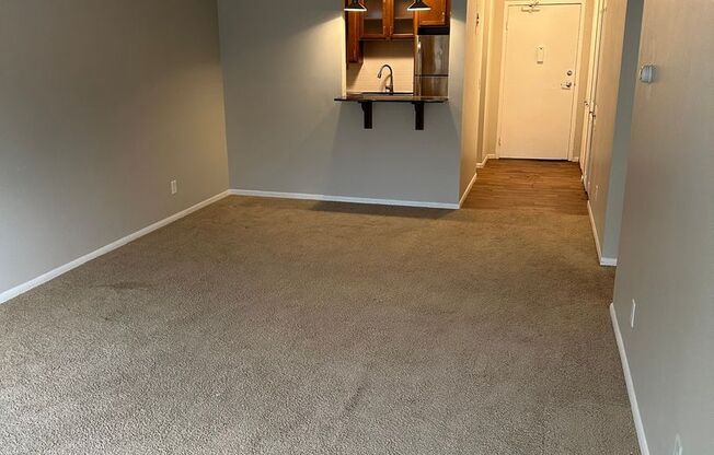 1 bed, 1 bath, 750 sqft, $1,195, Unit 209 (R)