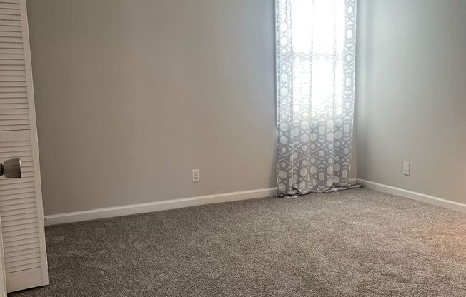 1 bed, 1 bath, $1,200, Unit E3