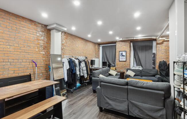 332 E 19 ST