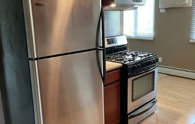 2 beds, 1 bath, $1,399