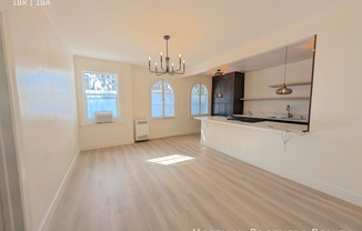 300 N BONNIE BRAE ST