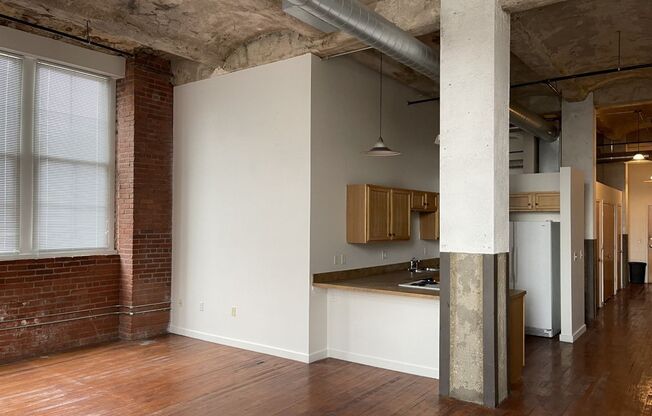 1 bed, 1 bath, 940 sqft, $1,440, Unit 214