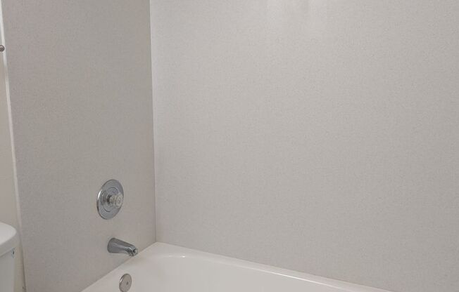 2 beds, 1 bath, 810 sqft, $2,095, Unit A104