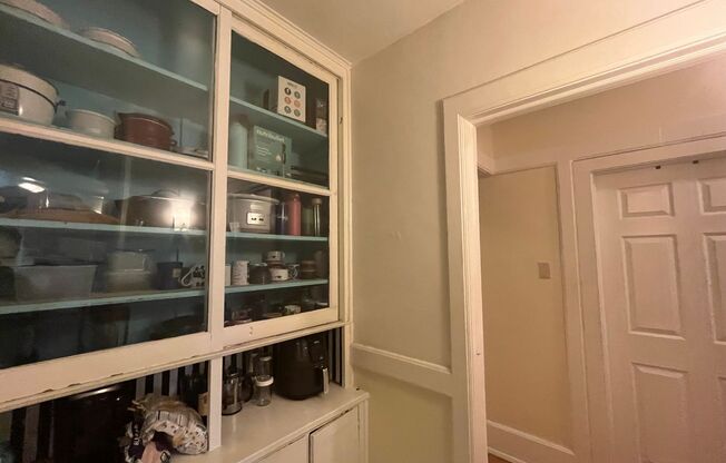 4 beds, 2 baths, $2,295, Unit 10