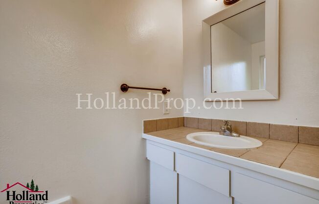 2 beds, 1.5 baths, 1,120 sqft, $1,895, Unit 225