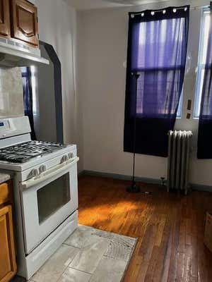 1 bed, 1 bath, 3,000 sqft, $2,584