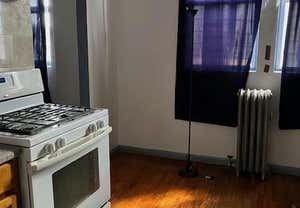 1 bed, 1 bath, 3,000 sqft, $2,584