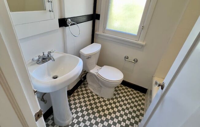 Studio, 1 bath, 350 sqft, $1,795, Unit 409