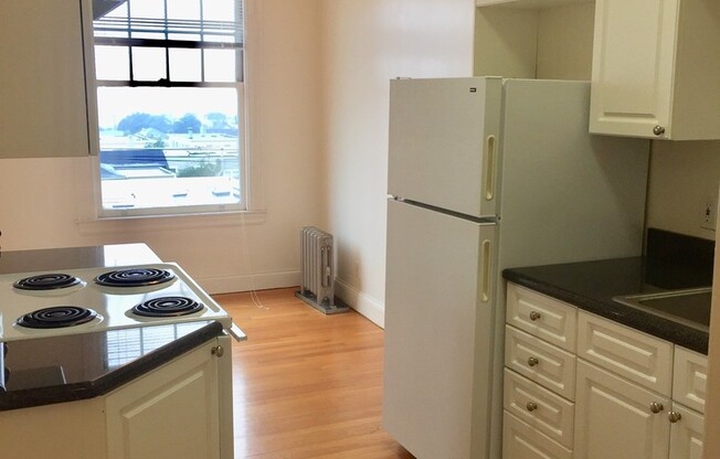 1 bed, 1 bath, 1,129 sqft, $3,800, Unit 205