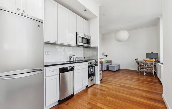 Studio, 1 bath, 379 sqft, $3,350, Unit 25P